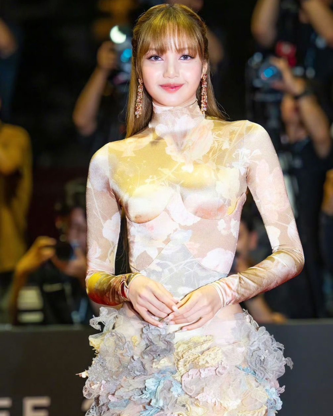 bzvn-lisa-maison-margiela-lhp-quoc-te-busan-2025-bvlgari (4)