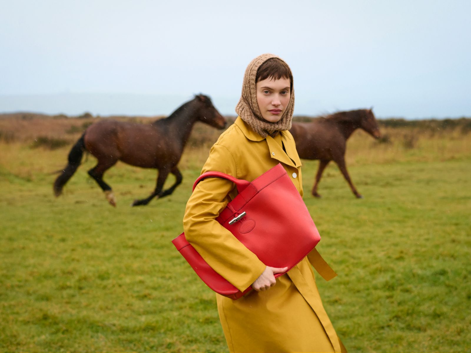 bzvn-long-champ-greata-hofer-1