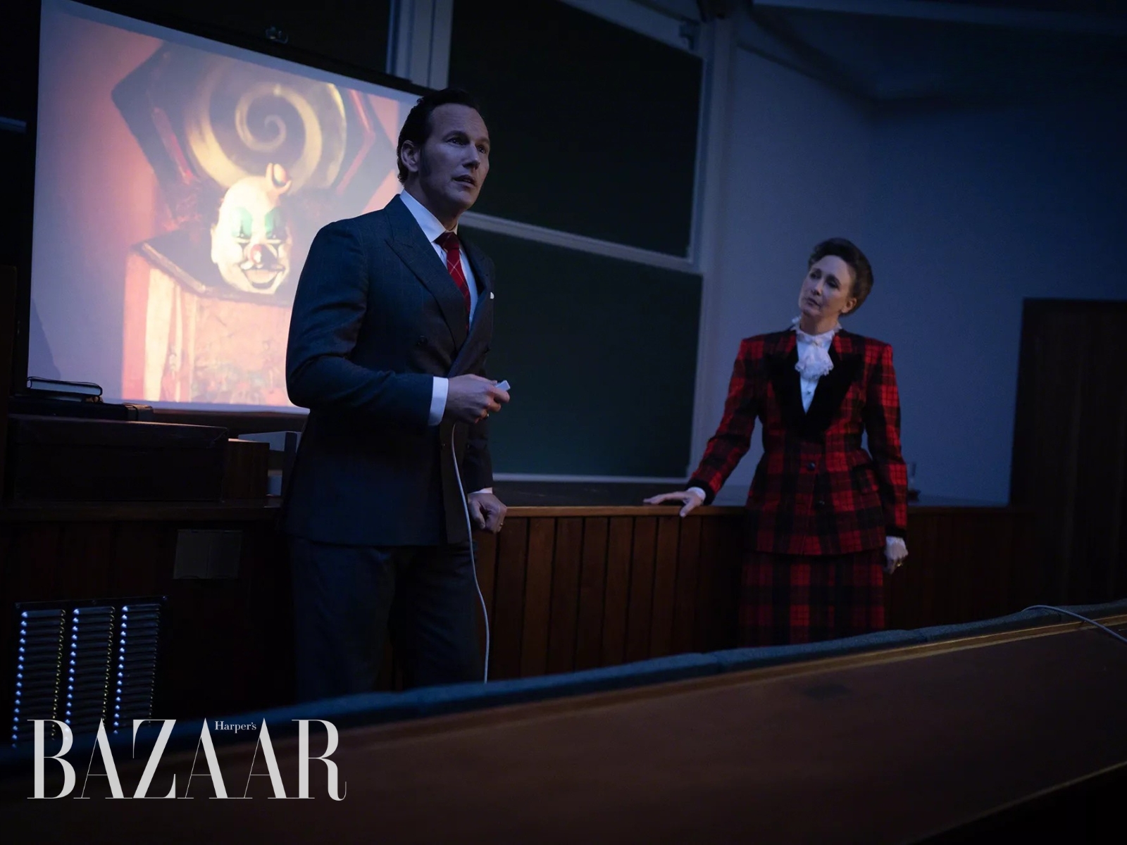 Review The Conjuring: Nghi Lễ Cuối Cùng: Lê thê, cũ kỹ, dù cố tình kể câu chuyện ấm áp