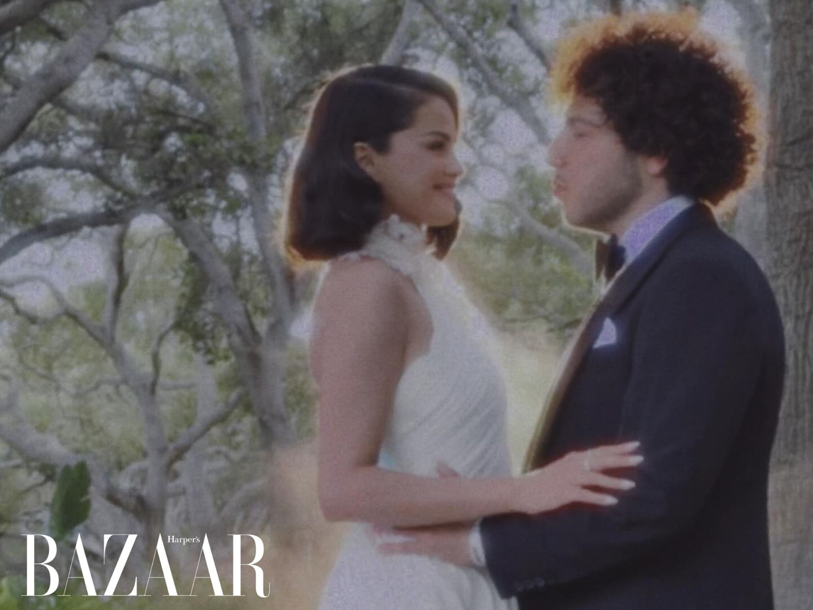 bzvn-selena-gomez-ket-hon