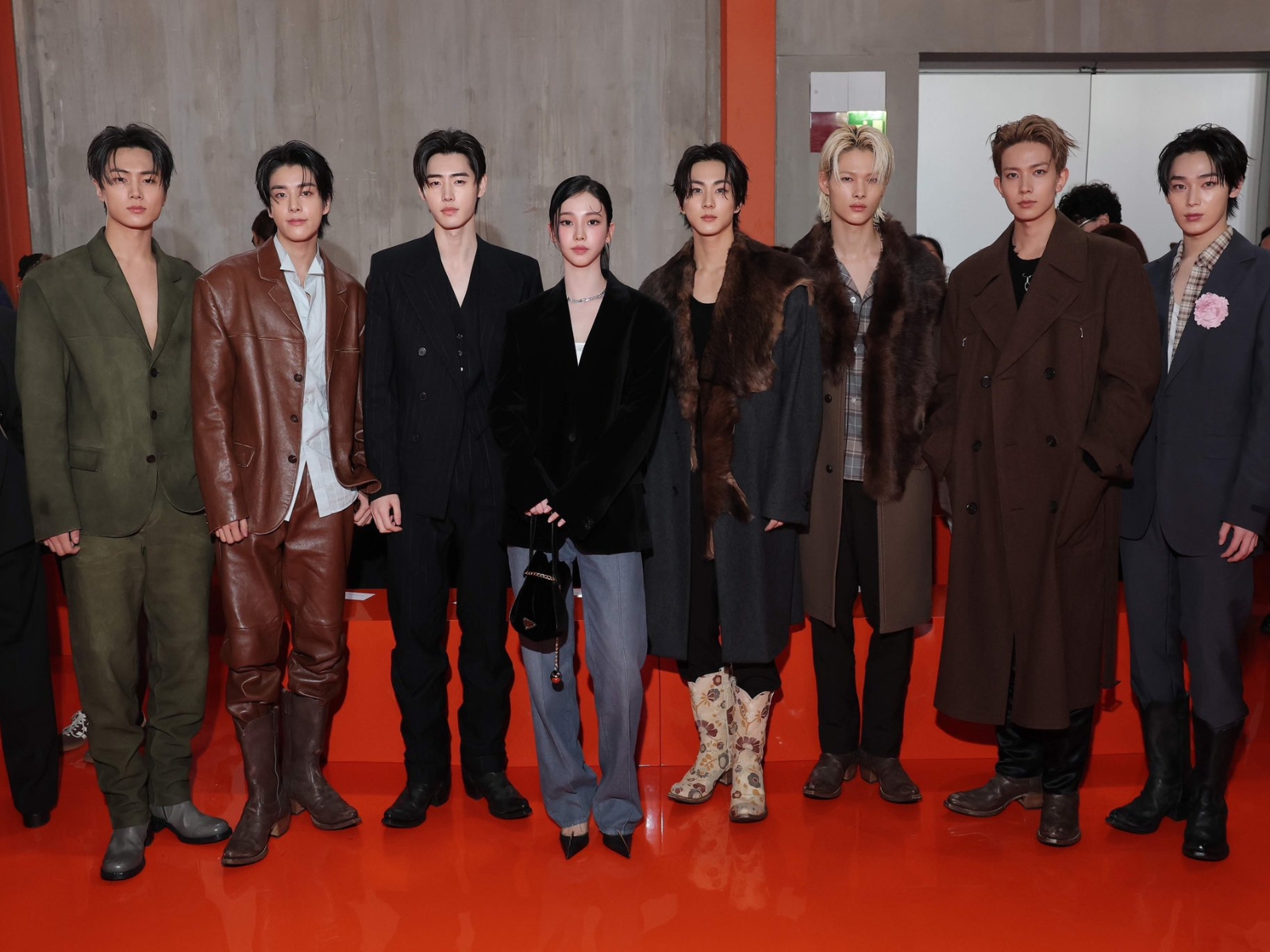 bzvn-show-prada-xuan-he-2026-khach-moi00002