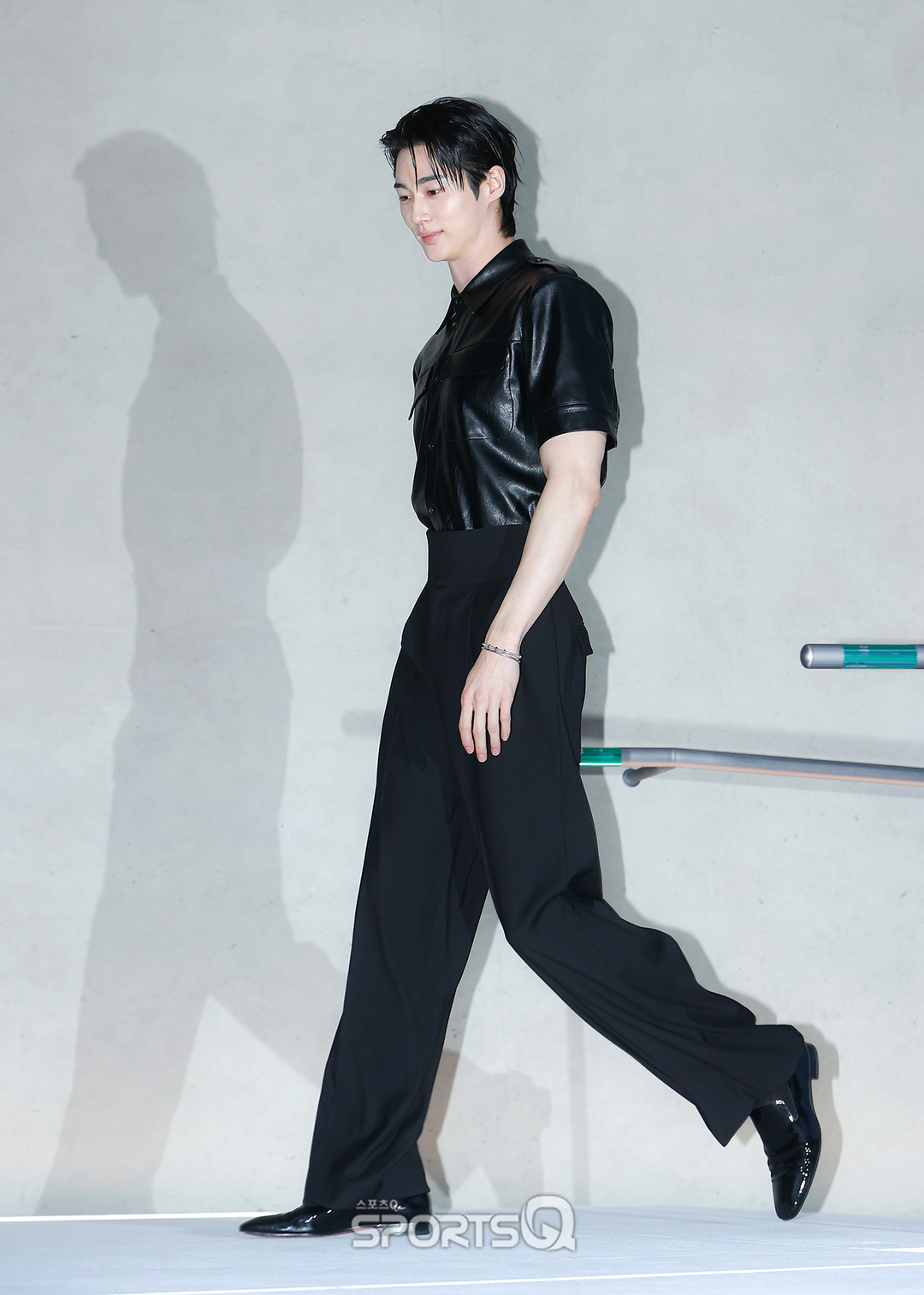 bzvn-su-kien-haus-nowhere-gentle-monster-byeon-woo-seok00003