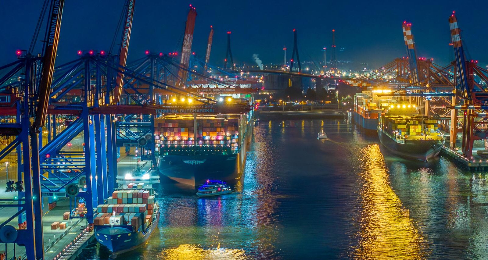 Dạo bộ đến cảng Hamburg