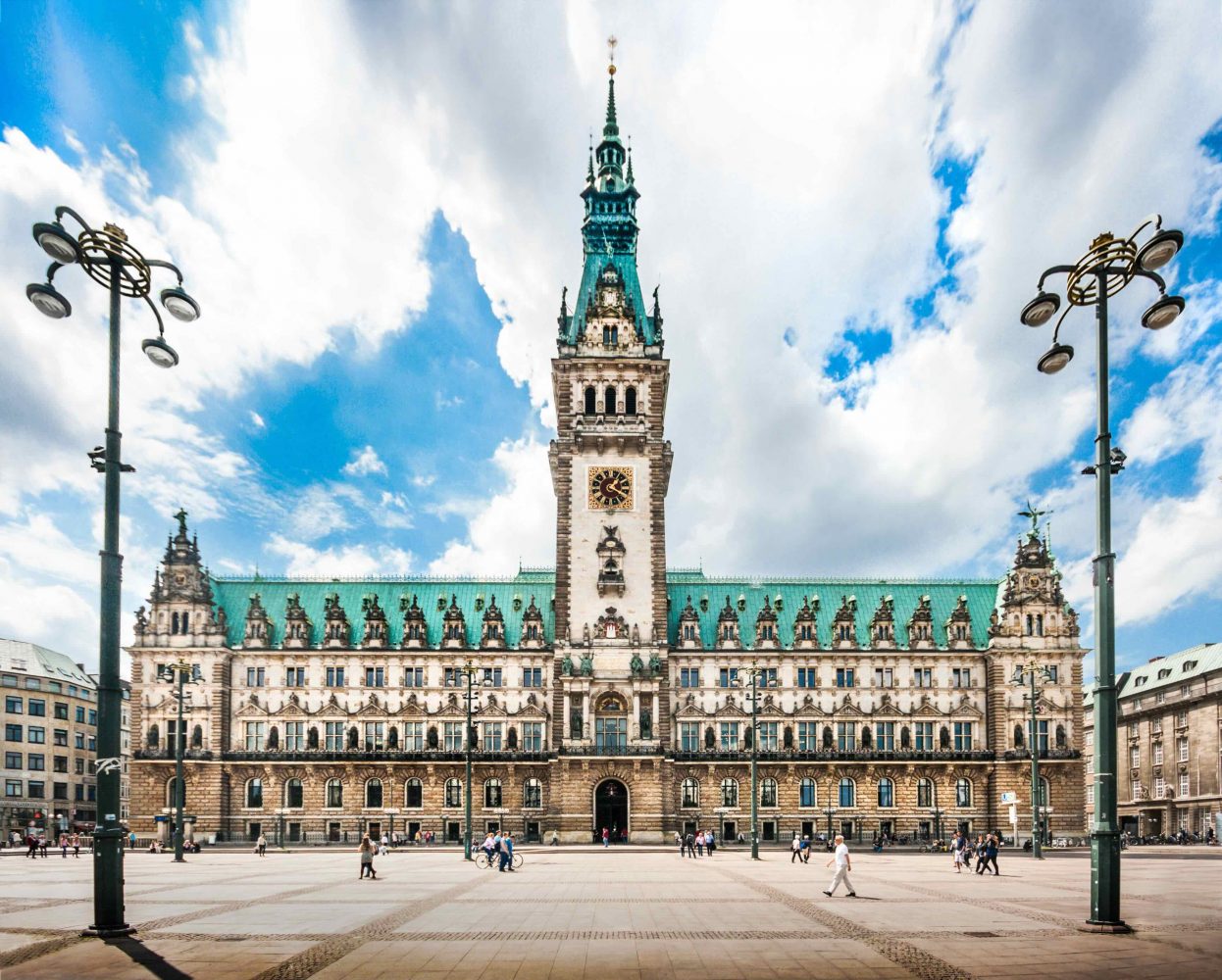 Tham quan tòa thị chính thành phố Hamburg