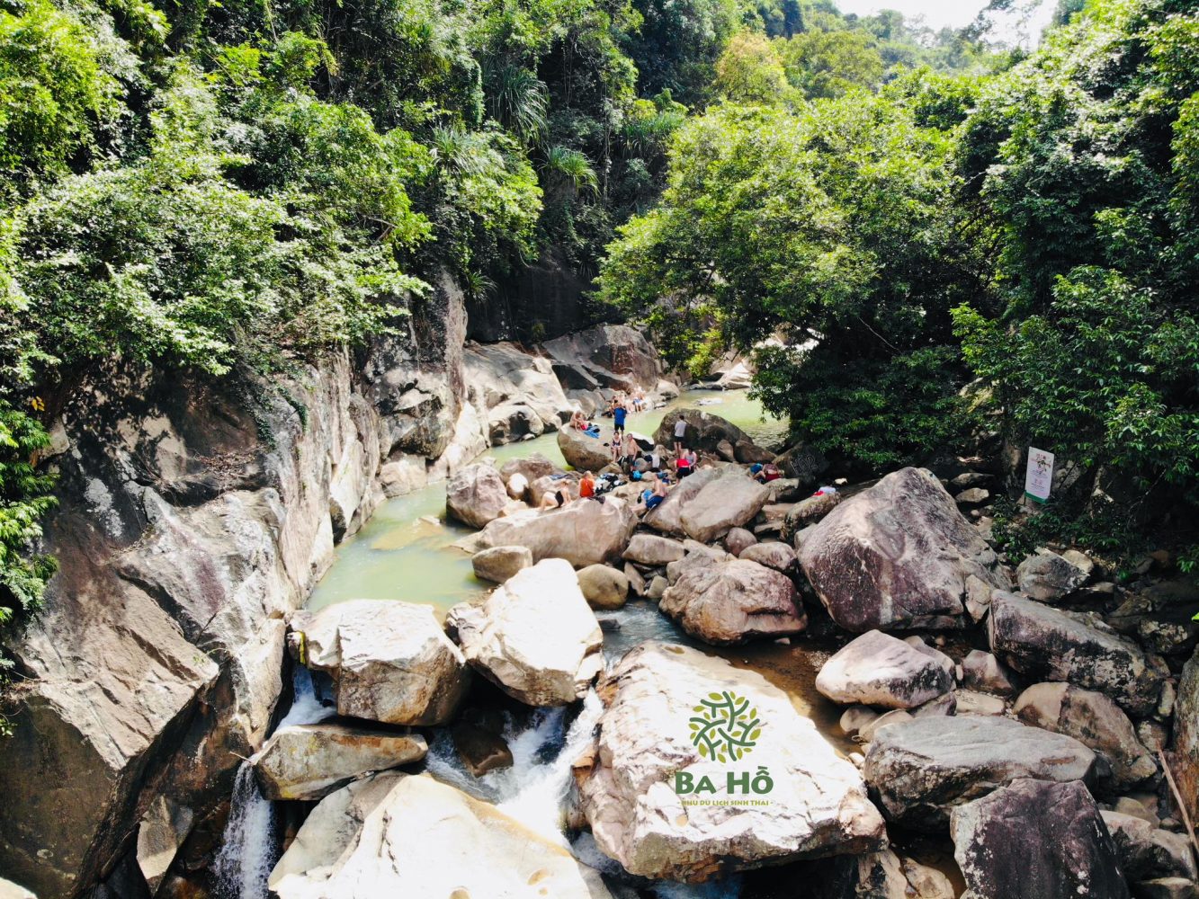 Khu du lịch Ba Hồ