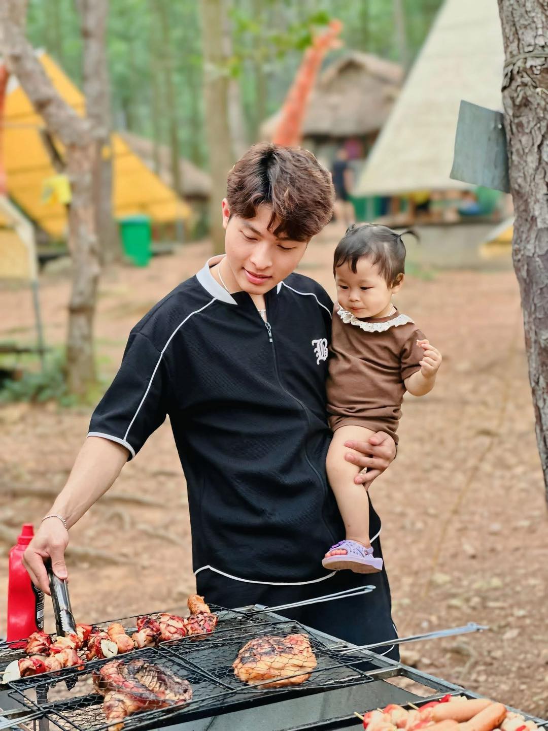 Khu du lịch sinh thái Bản Rõm có gì? Tiệc nướng BBQ giữa thiên nhiên