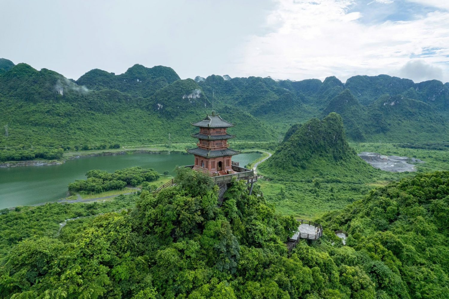 Địa danh tham quan nổi bật