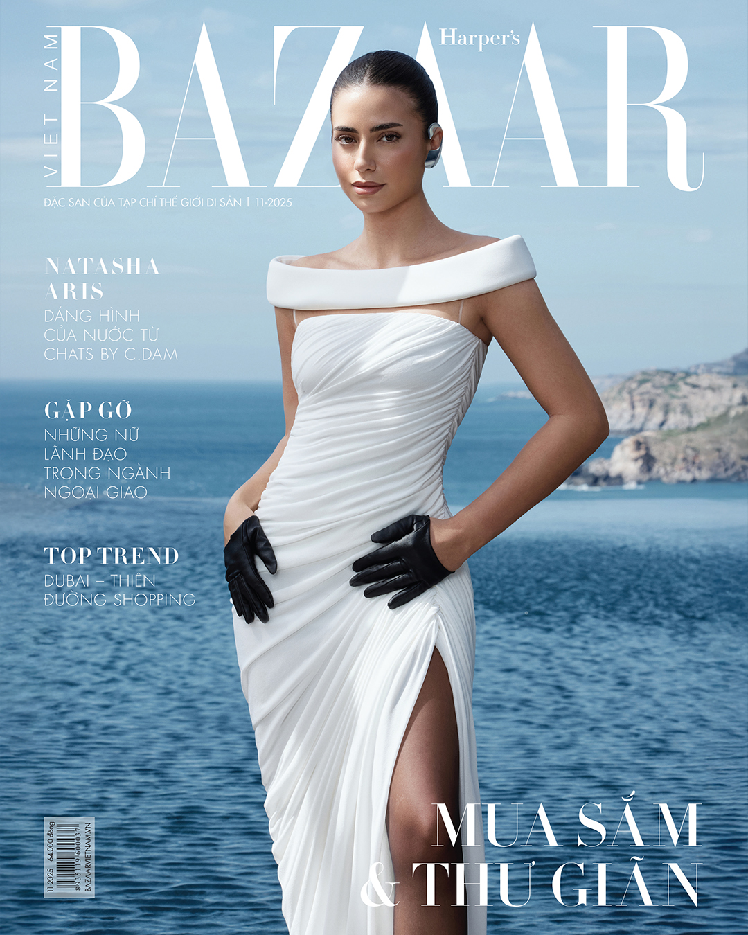 Natasha Aris – người truyền cảm hứng, nhà thiết kế nội thất – là người dẫn lối trong trang phục CHATS by C.DAM trên Harper's Bazaar Việt Nam, 11/2025. 