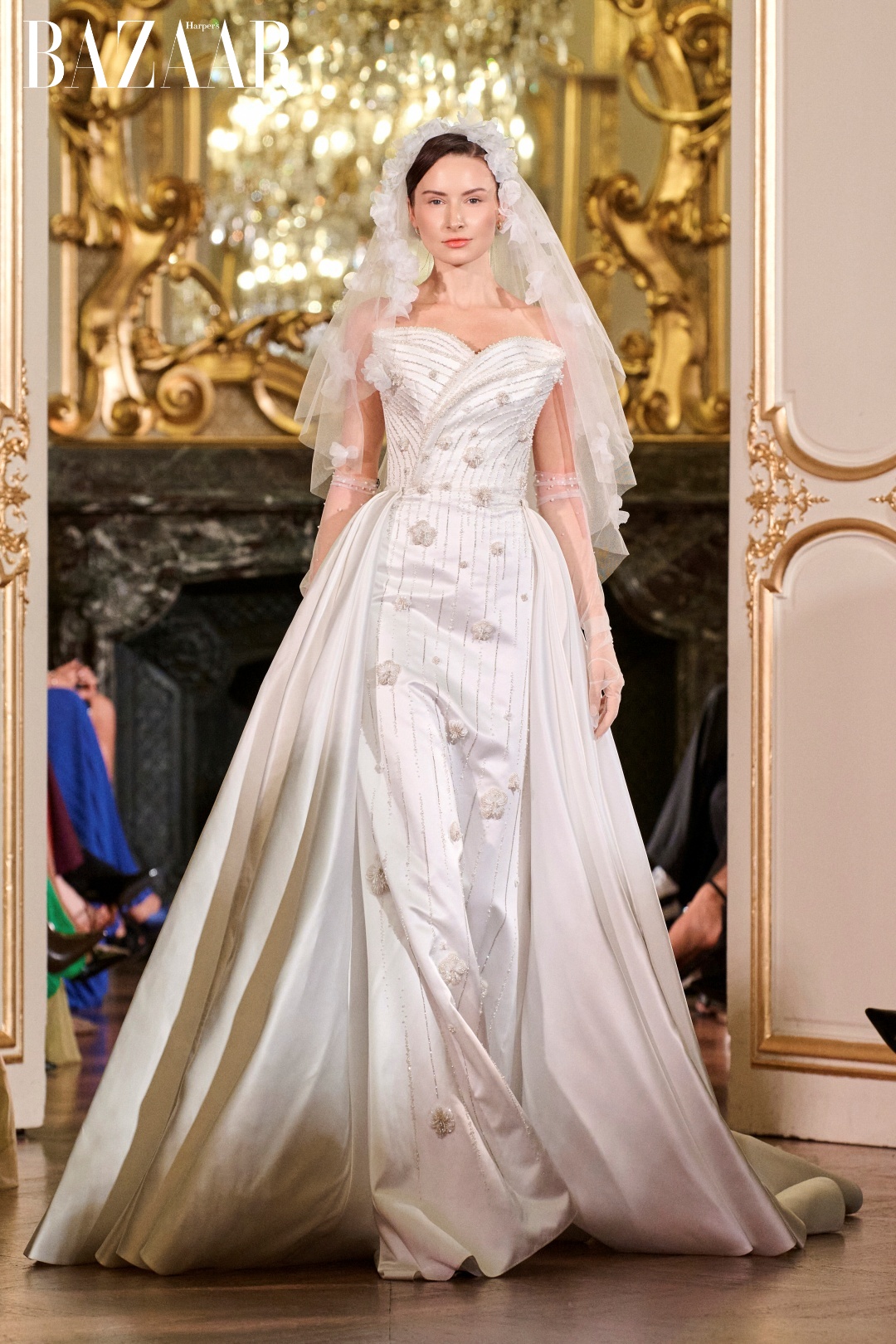 Thiết kế mở màn cho bộ sưu tập Tracy Couture Xuân Hè 2026. 