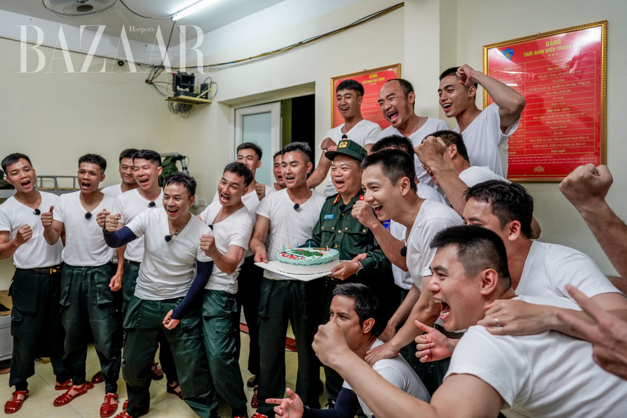 Chiến Sĩ Quả Cảm: Dàn cast sốc trước buổi diễn tập có trực thăng