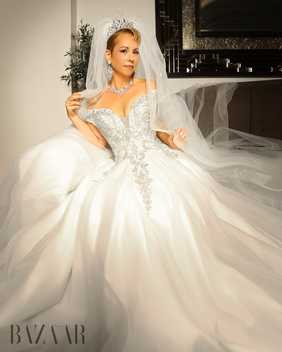 Người mẫu Naomi Parisette trong trang phục của Svetik’s Couture 3