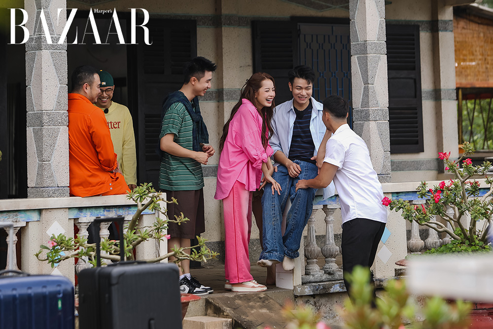 Chi Pu và Hương Giang “lục đục” ở Tập 1 Hàng Xóm Mới Hello Neighbor