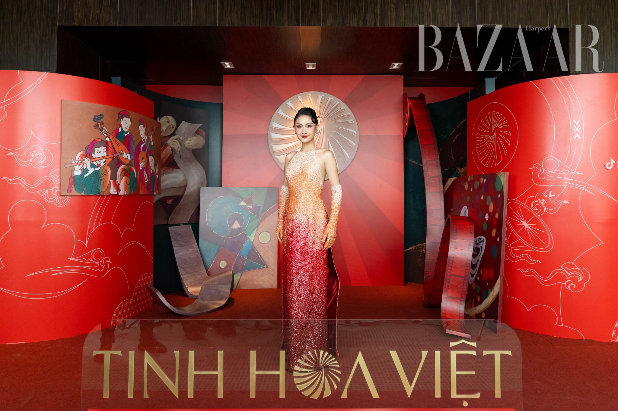 Hoa Hậu Phương Linh đồng hành cùng giải thưởng Tinh Hoa Việt