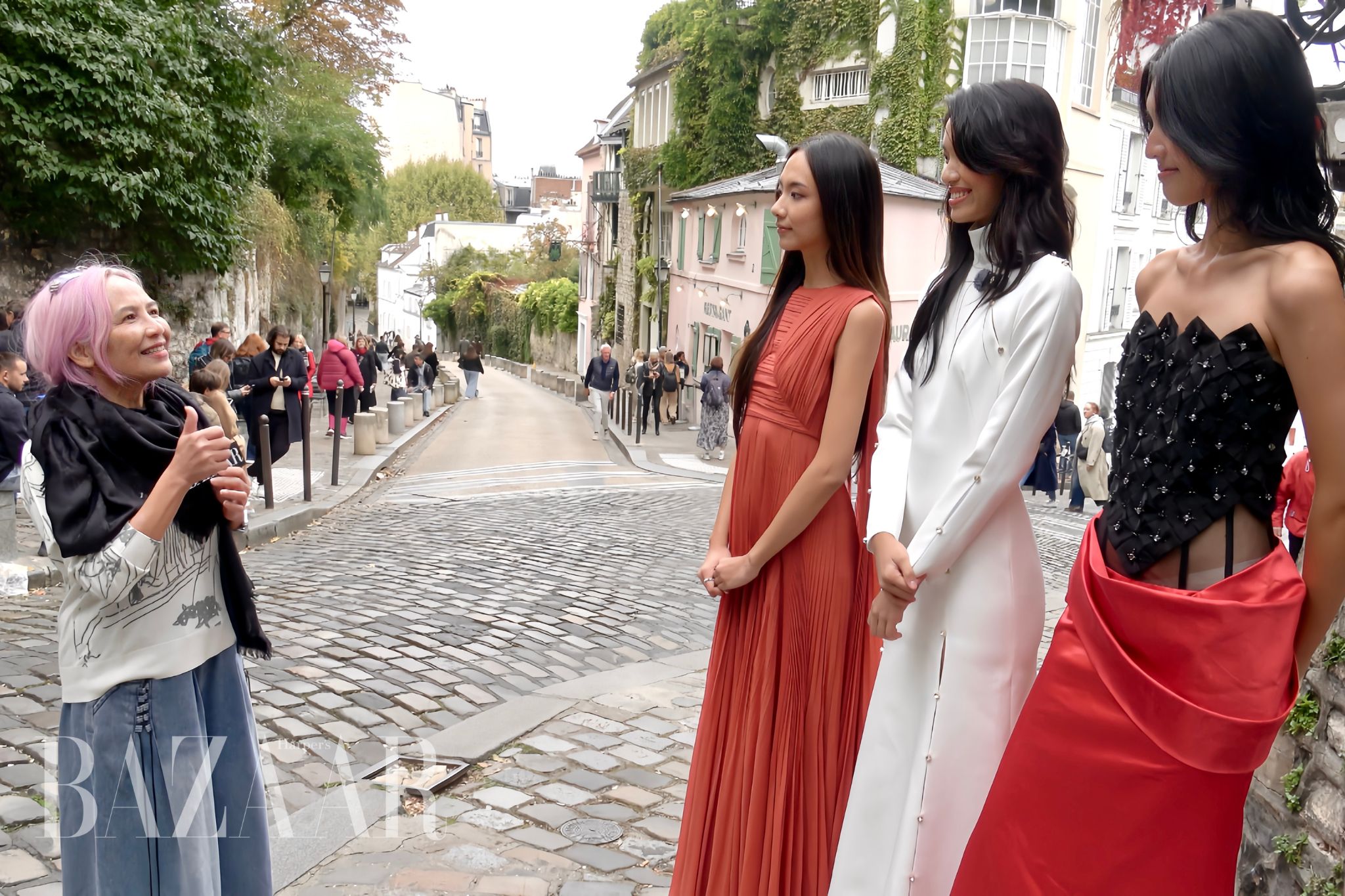 Bà Trần Nguyễn Thiên Hương – Tổng biên tập Harper’s Bazaar Vietnam đồng hành cùng Top 3 Vietnam’s Next Top Model 2025 thực hiện bộ ảnh bìa tại Paris.