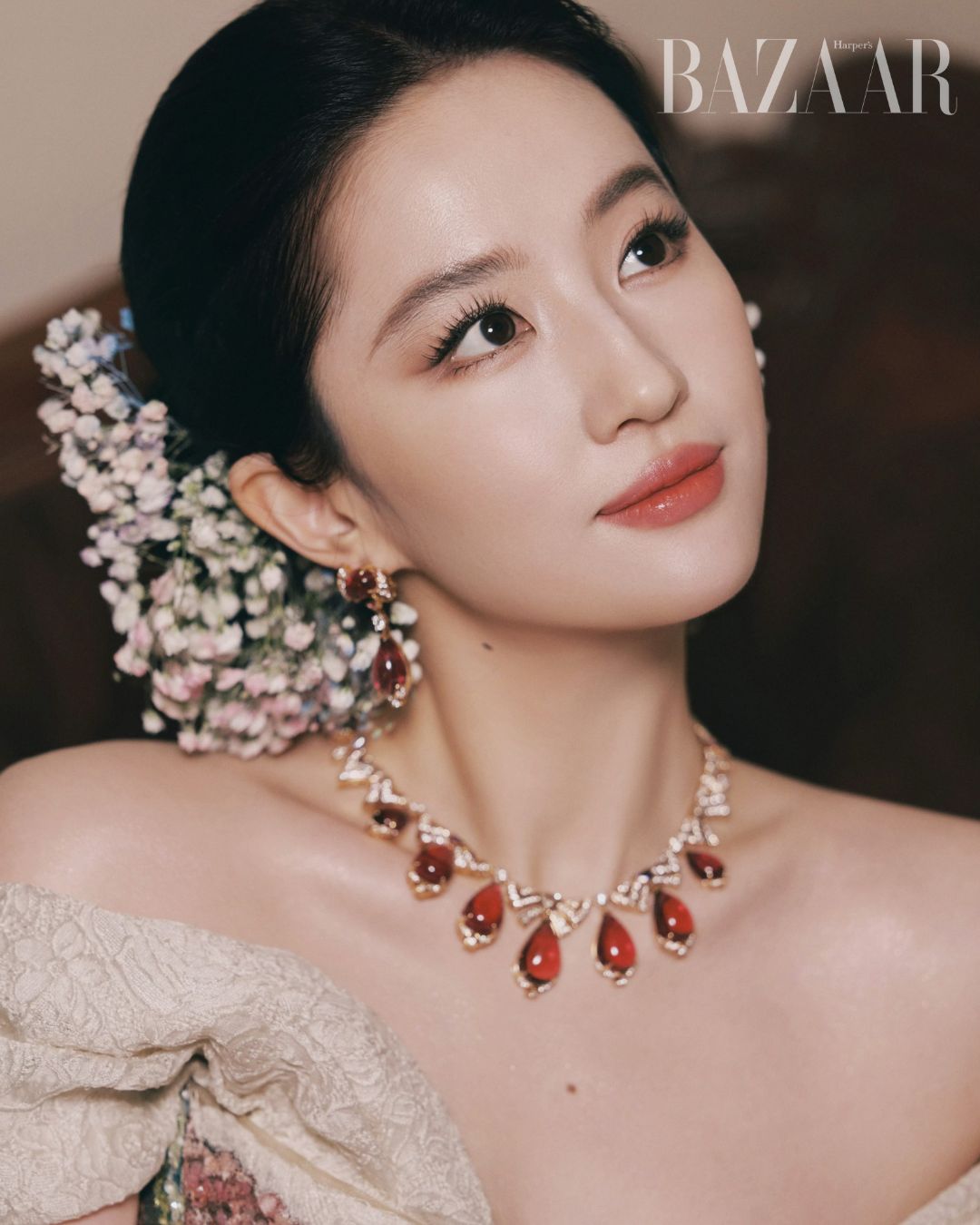 bzvn-luu-diec-phi-duong-mich-truong-tinh-nghi-trang-suc-4