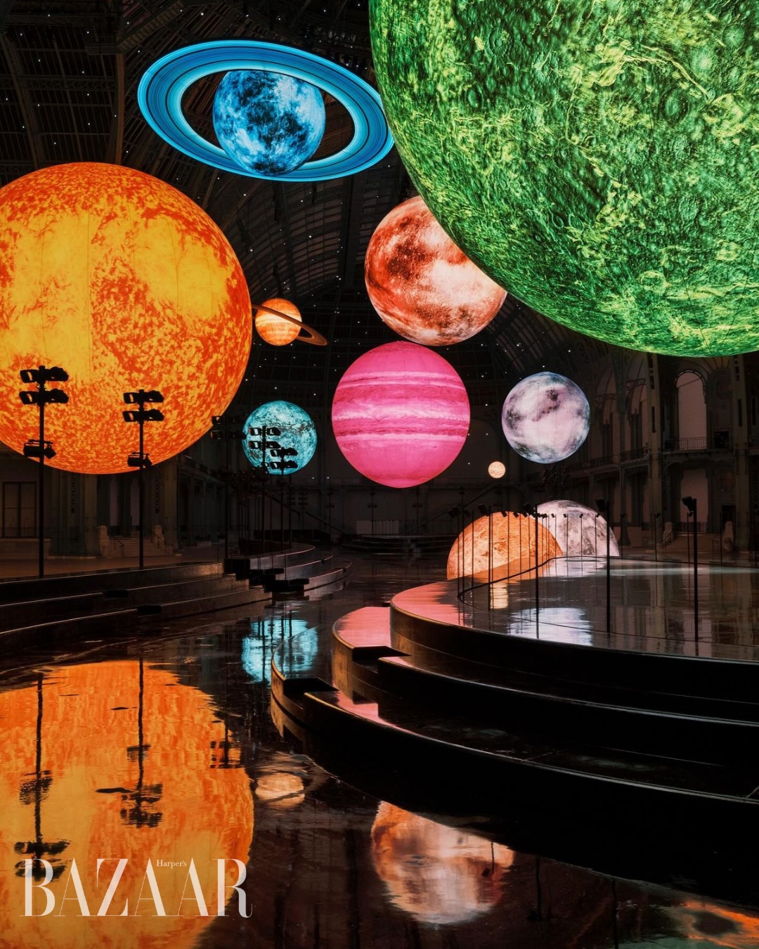 bzvn-thiet-ke-san-dien-xuan-he-2026-thoi-trang-chanel-vu-tru00001