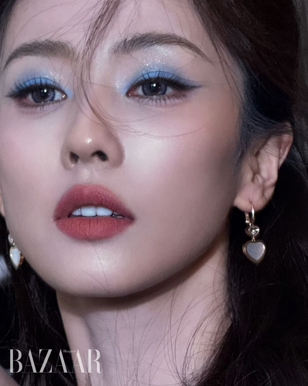 bzvn-trang-diem-mat-anh-xanh-lam-10