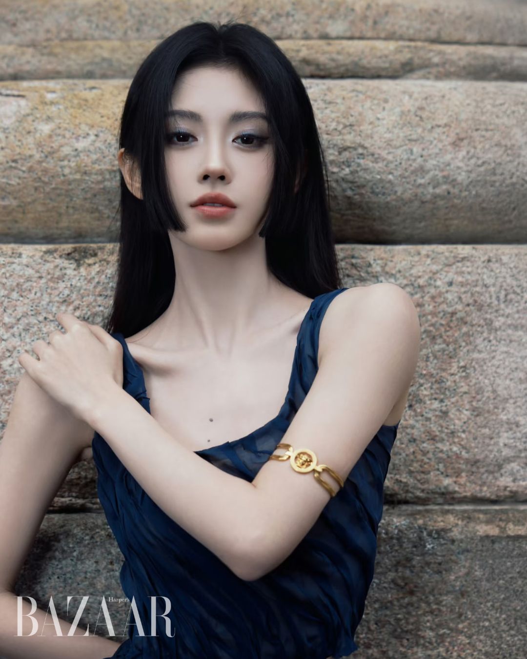 bzvn-trang-diem-mat-anh-xanh-lam-4