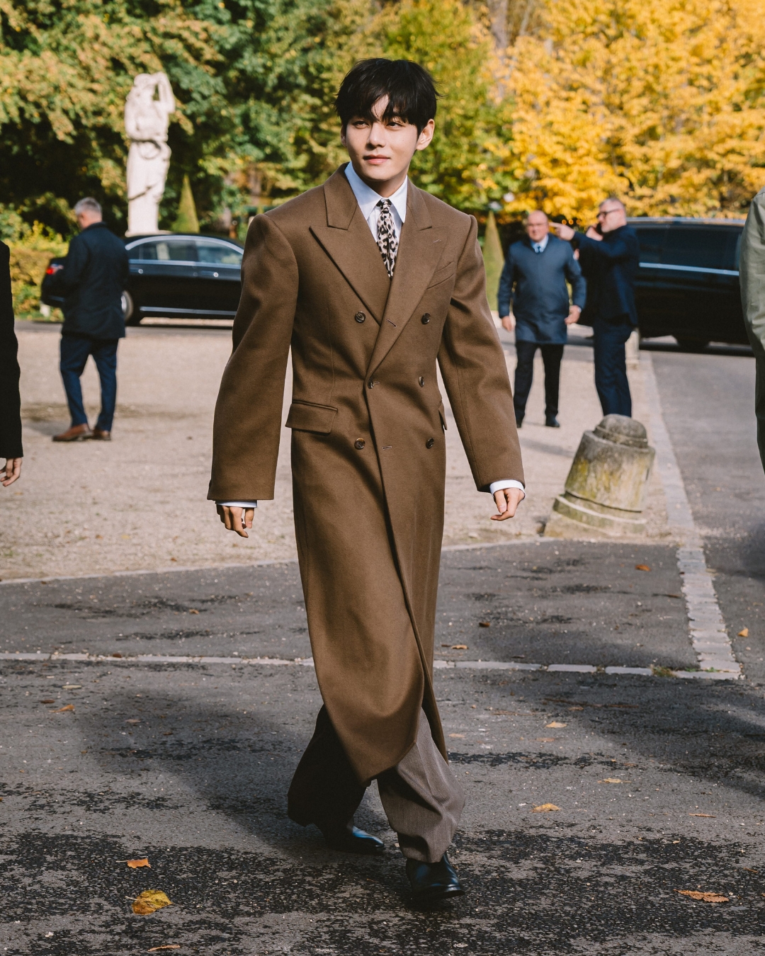 bzvn-v-bts-kim-taehyung-celine-xuan-he-2026-trang-phuc00002