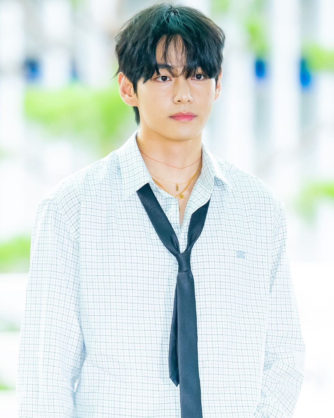 bzvn-v-bts-kim-taehyung-celine-xuan-he-2026-trang-phuc00004