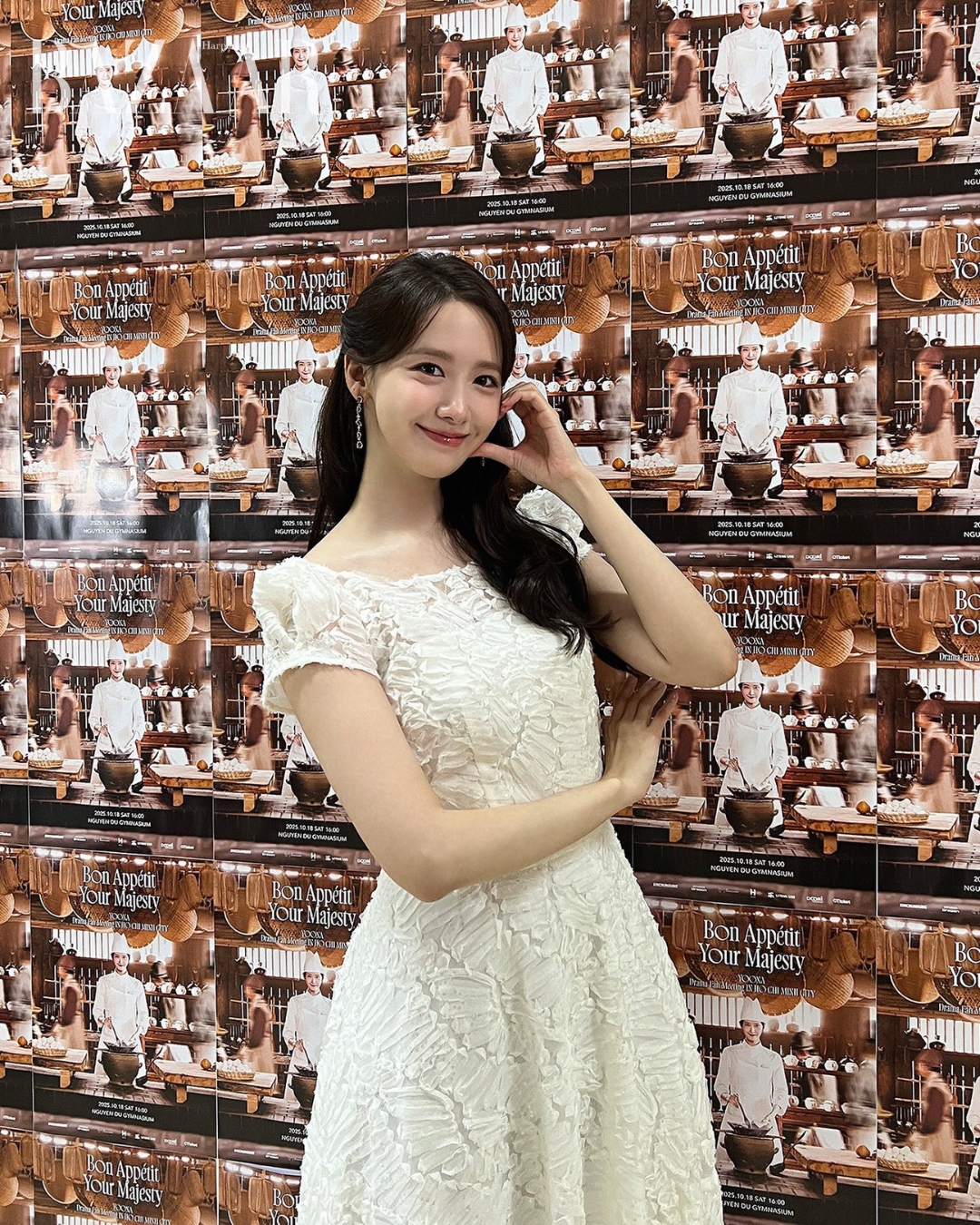 bzvn-yoona-bon-appetit-your-majesty-fanmeeting-vietnam-hcm00005