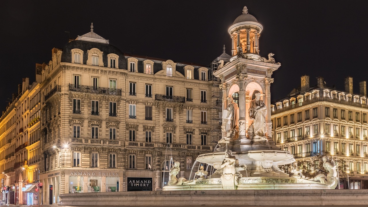 Quảng trường Place des Jacobins