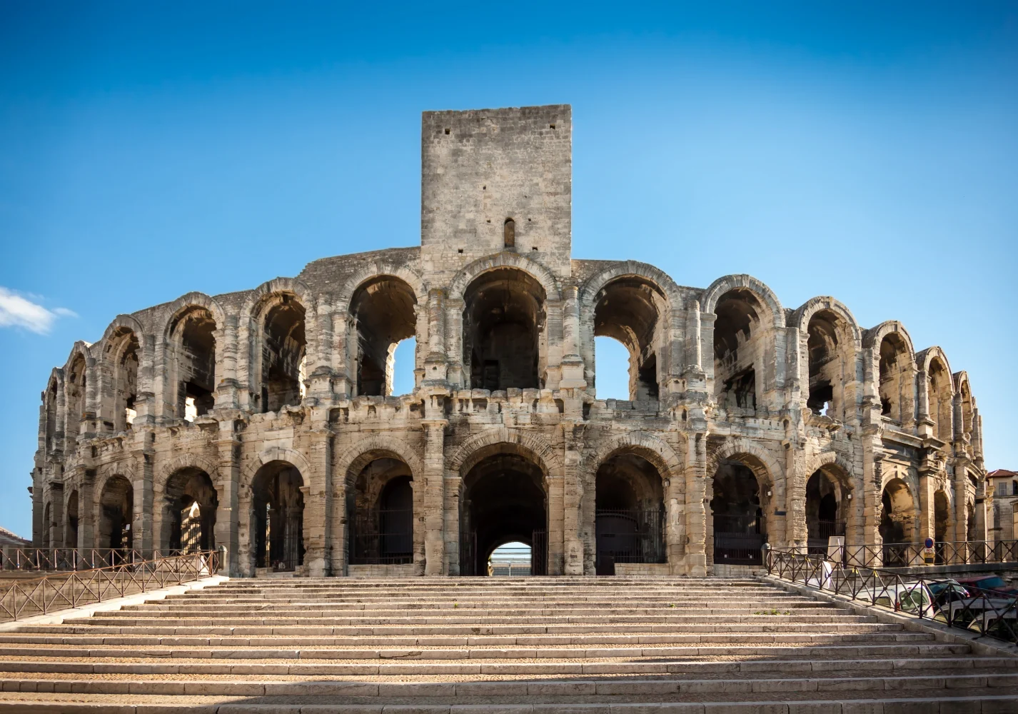Du lịch Arles chiêm ngưỡng đấu trường La Mã (Les Arènes d'Arles)