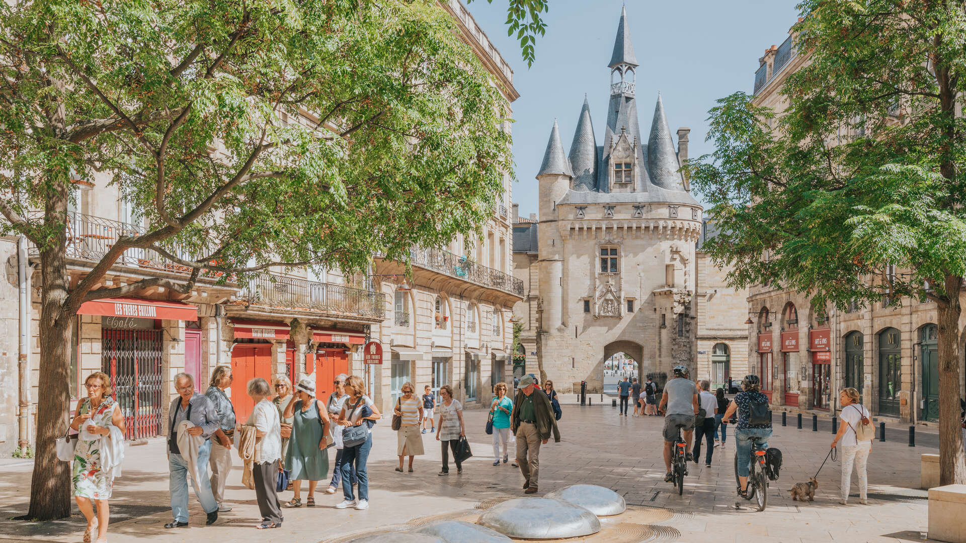 Du lịch Bordeaux khám phá phố cổ Bordeaux