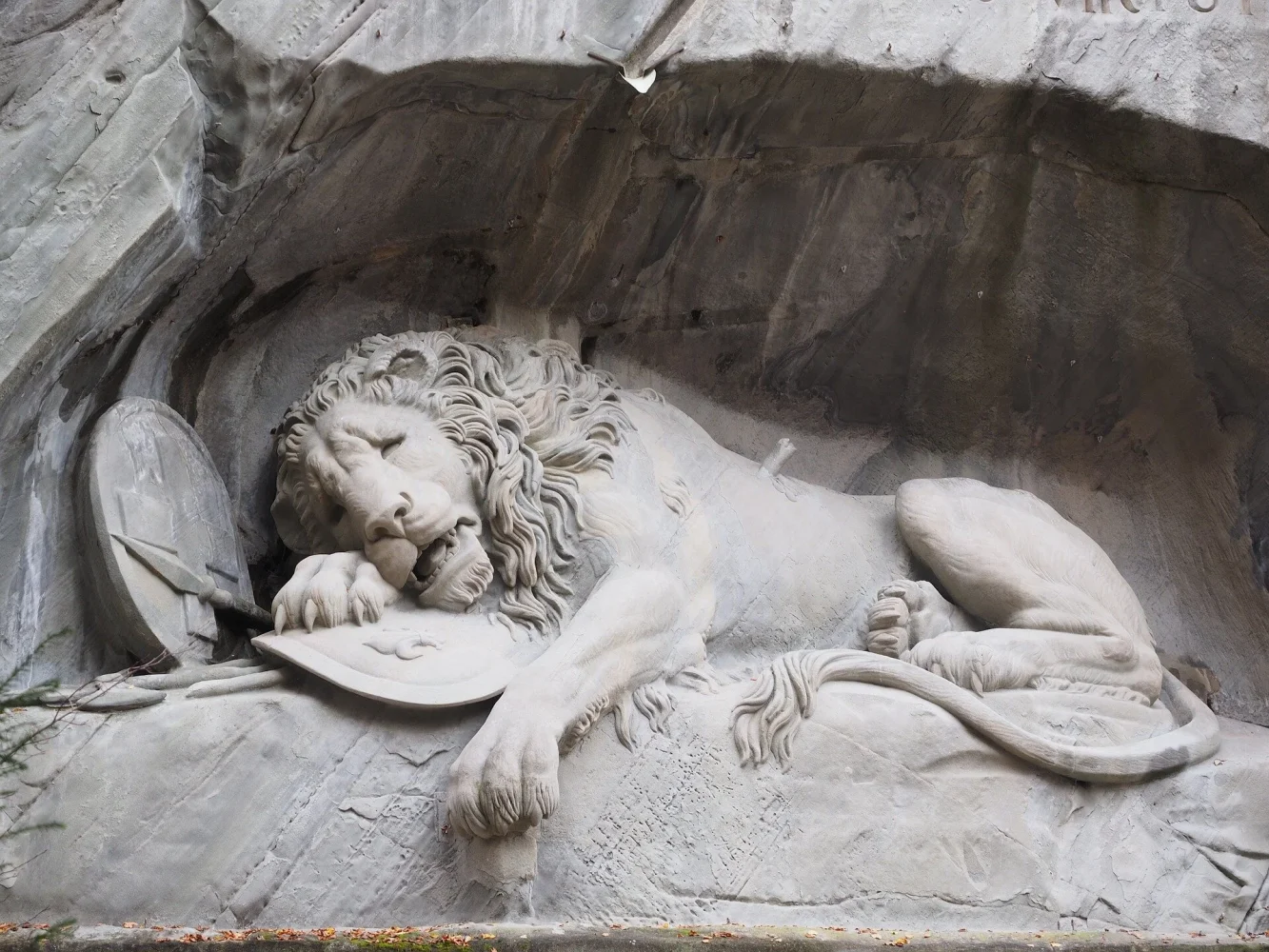 Tượng đài sư tử Dying Lion Monument