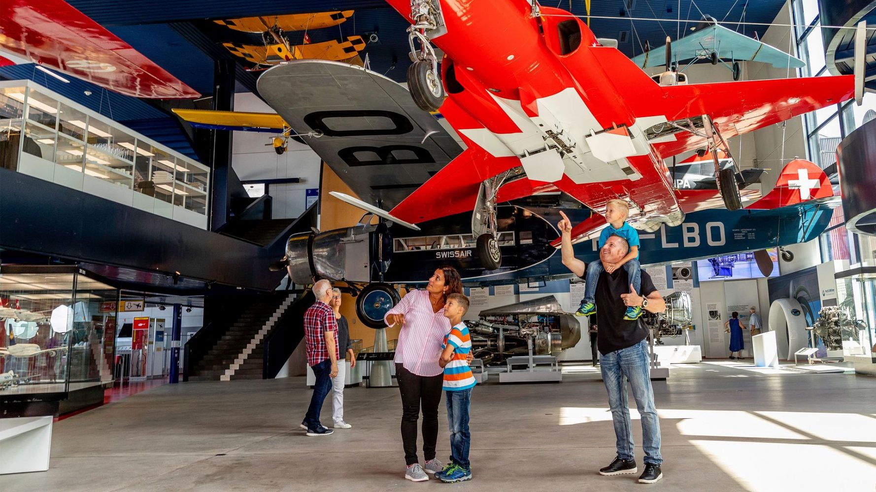Du lịch Lucerne tham quan bảo tàng Giao thông Thụy Sĩ (Swiss Transport Museum)