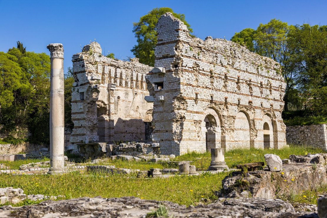 Thăm tu viện Cimiez và bảo tàng khảo cổ