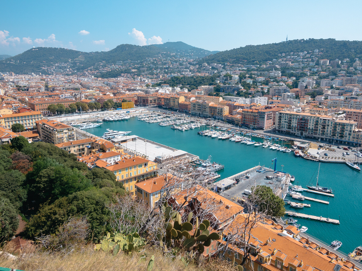 Chinh phục đồi Lâu Đài (Castle Hill / Colline du Château)