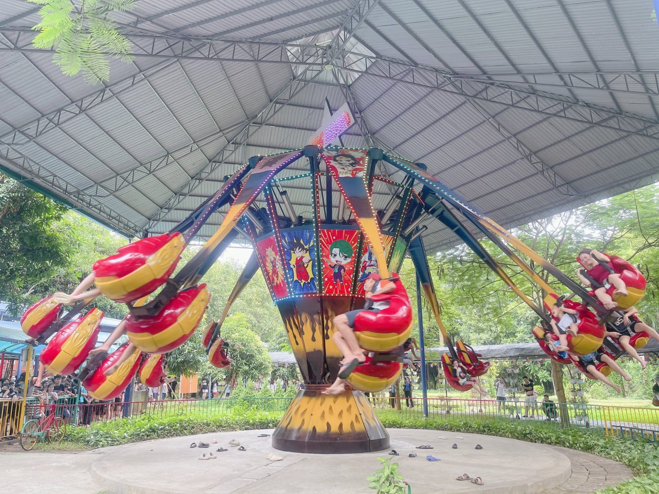 Khu trò chơi cảm giác mạnh.