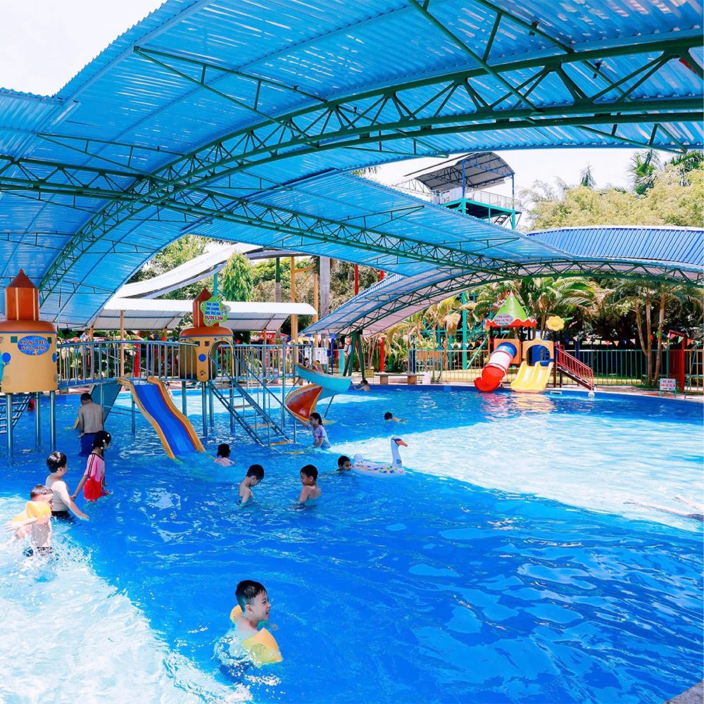 Khu bể bơi cho trẻ em.