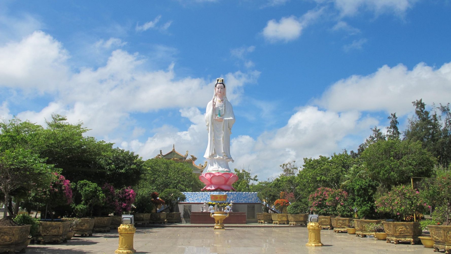 Không gian sinh thái và tâm linh