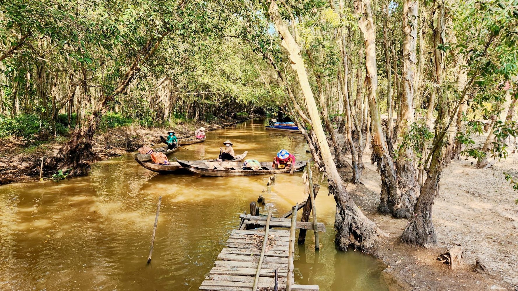 Giá vé và dịch vụ