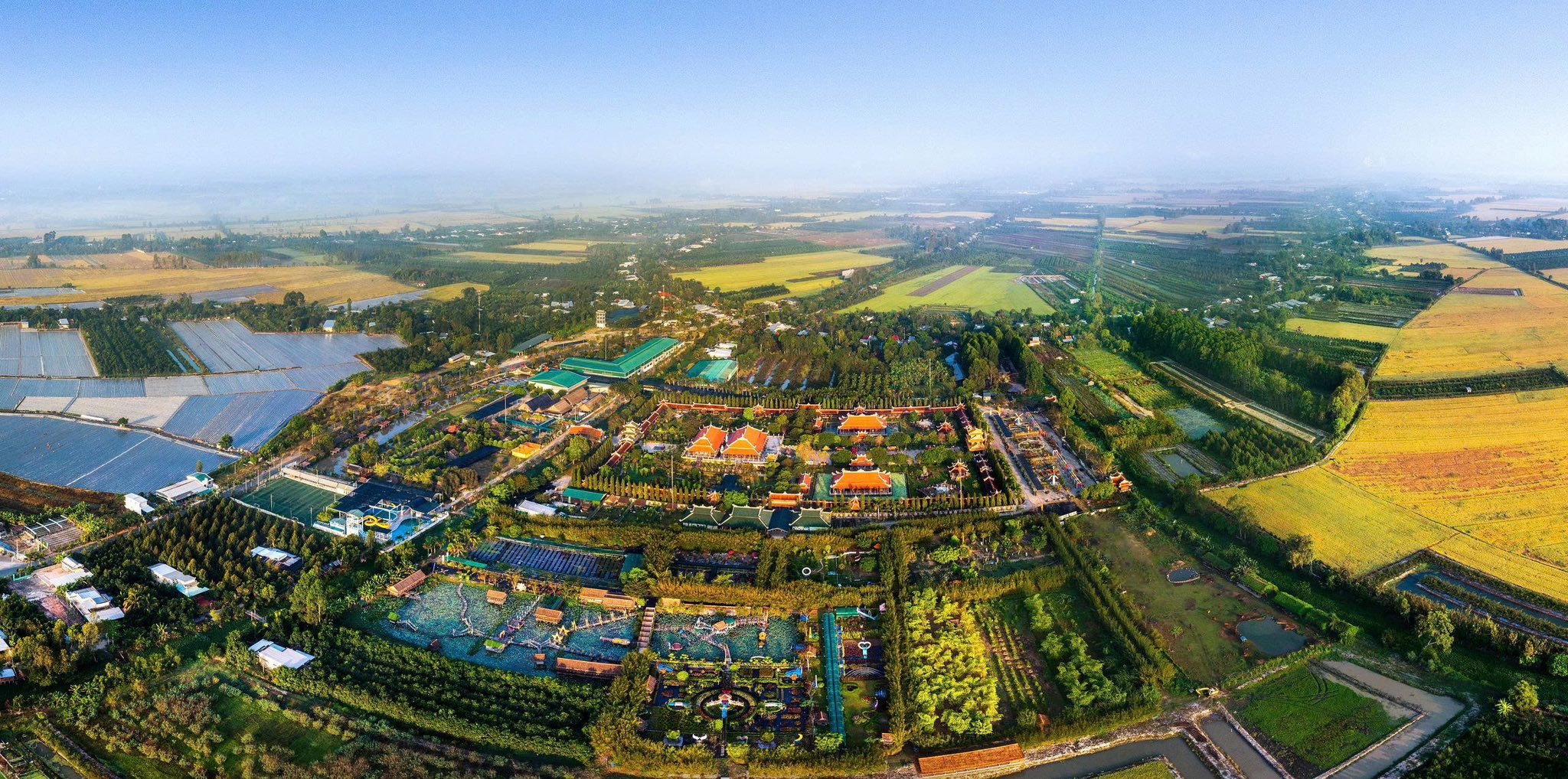 Khu du lịch văn hóa Phương Nam
