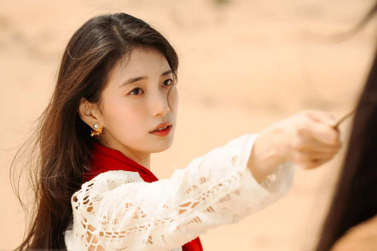 Bae Suzy vai Ki Ga Yeong