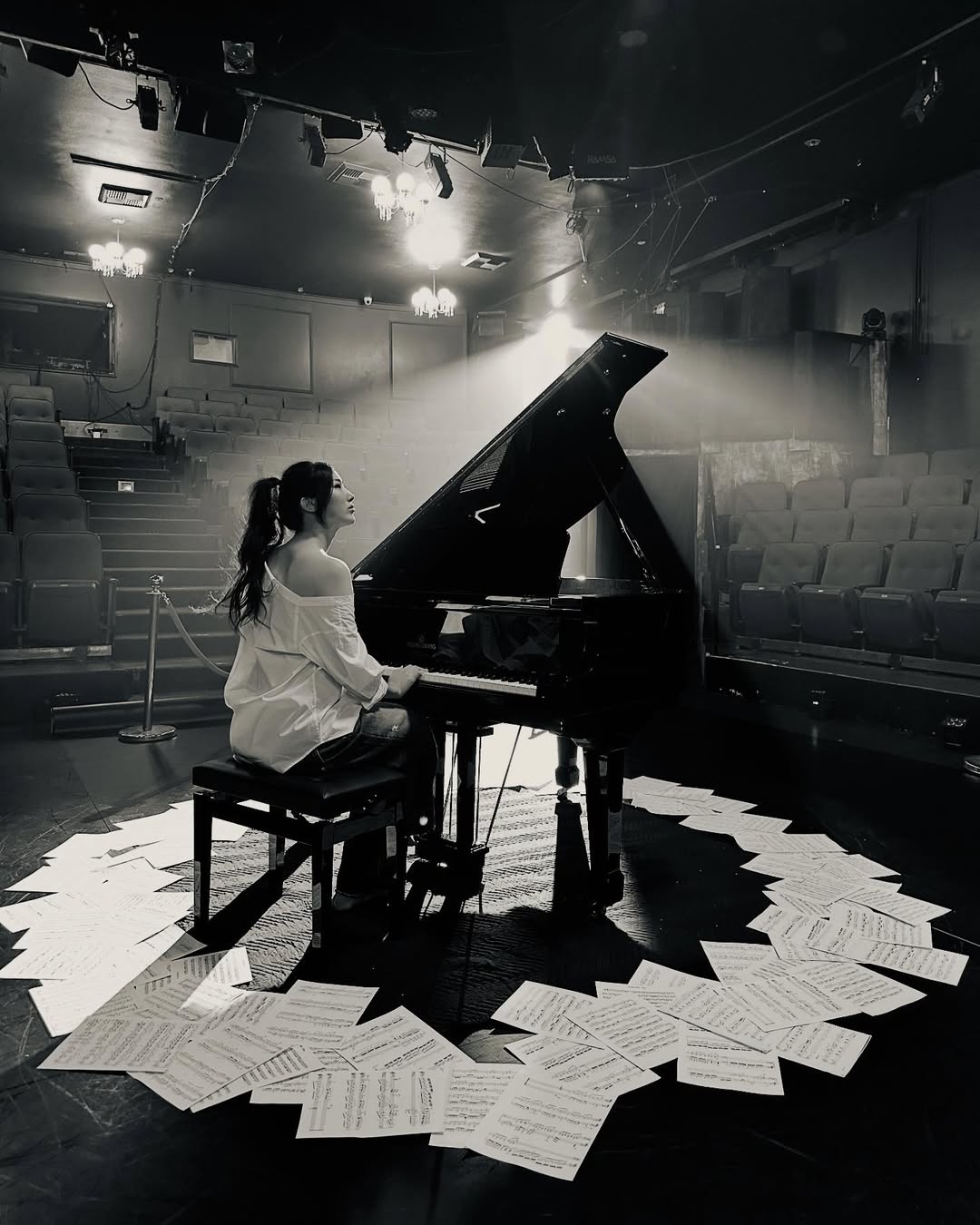 Ejae: Từ thực tập sinh bị từ chối đến ca sĩ được đề cử Grammy