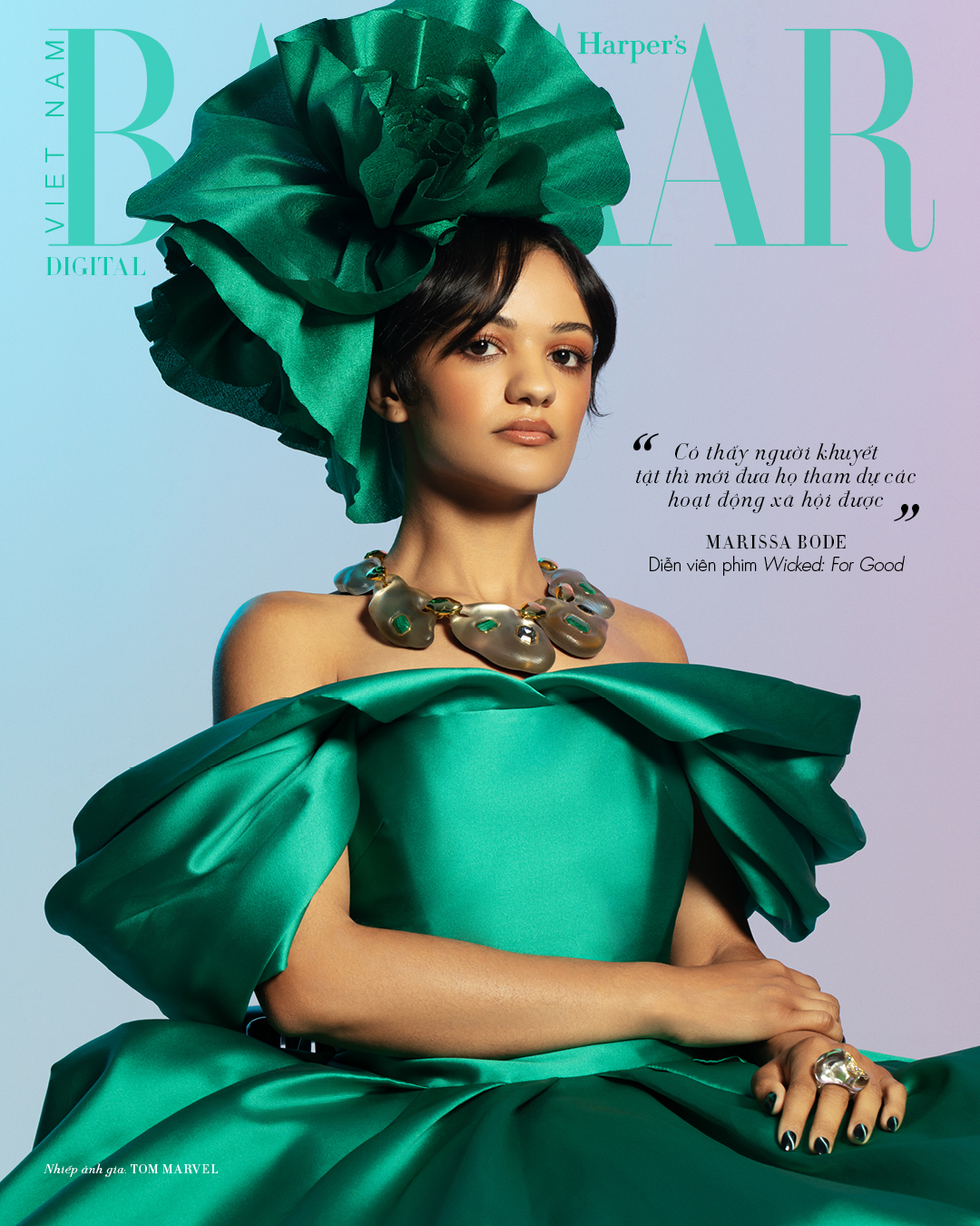 Diễn viên Marissa Bode, ngôi sao nổi lên từ bộ phim Wicked, trên bìa số của Harper's Bazaar Việt Nam trong chiếc đầm xanh ma mị.