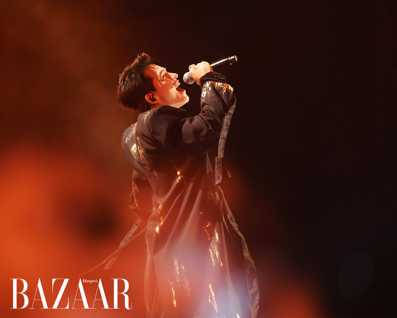 Quốc Thiên ủng hộ 200 triệu đến đồng bào miền Trung tại Concert SKYNOTE 2025