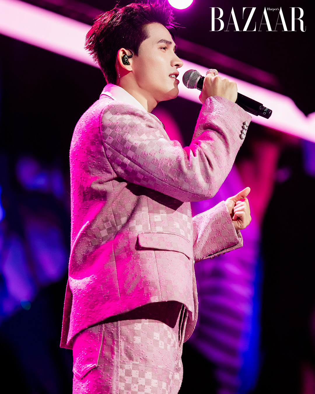 Quốc Thiên ủng hộ 200 triệu đến đồng bào miền Trung tại Concert SKYNOTE 2025