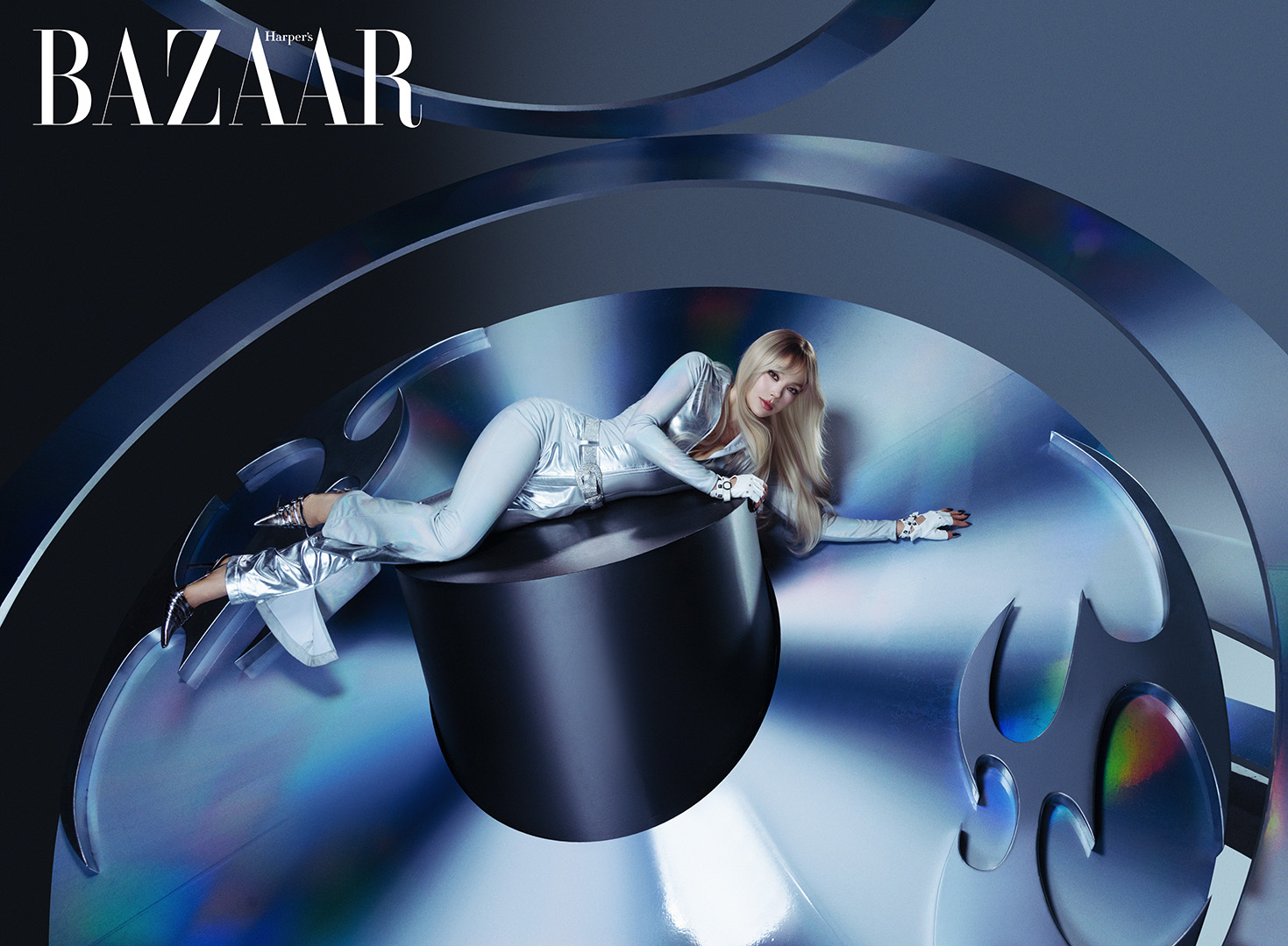 Trở lại với MV DIRECTOR, Minh Hằng lập loạt thành tích khủng