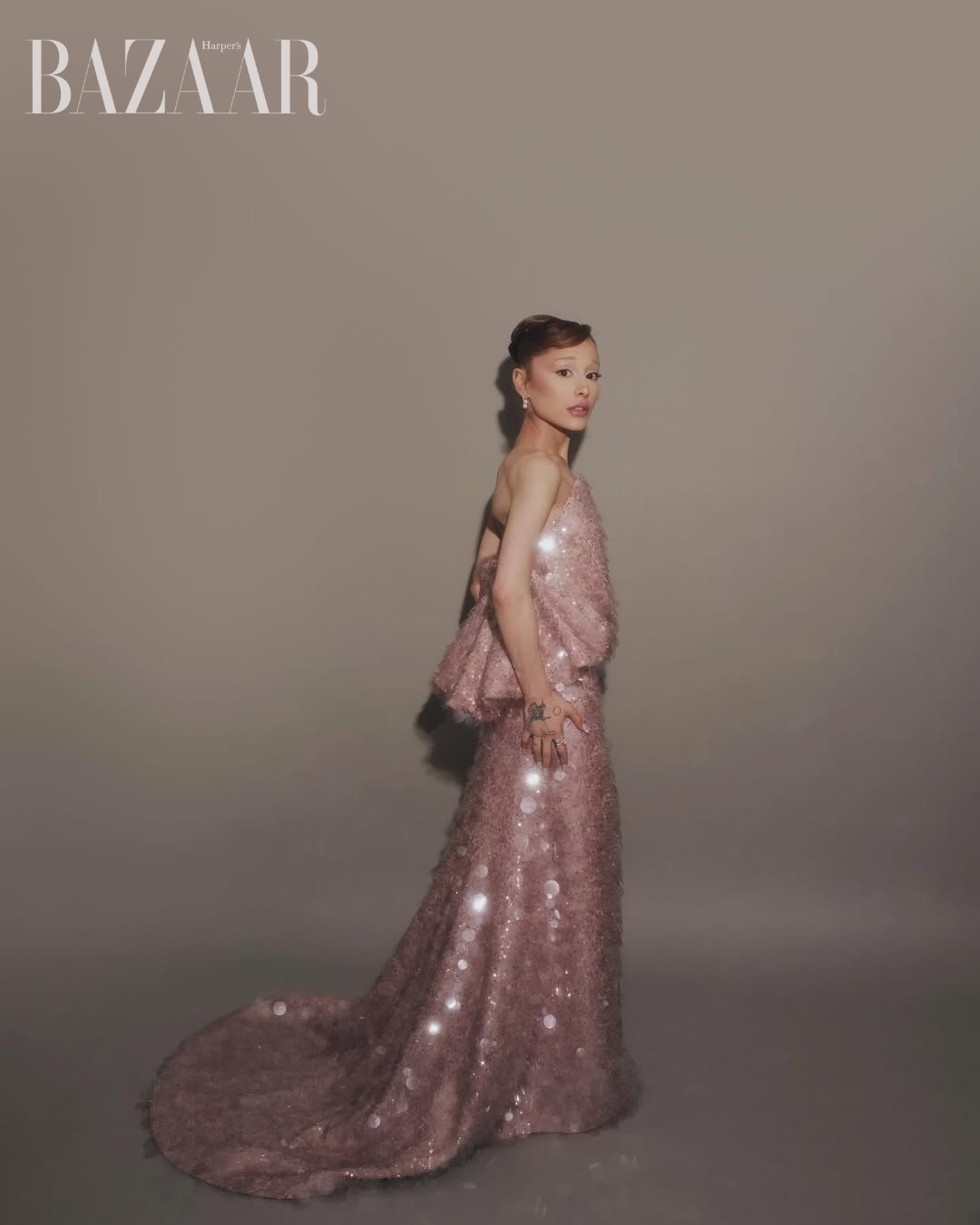 bzvn-ariana-grande-balenciaga-couture-pierpaolo-piccioli-wicked-200005