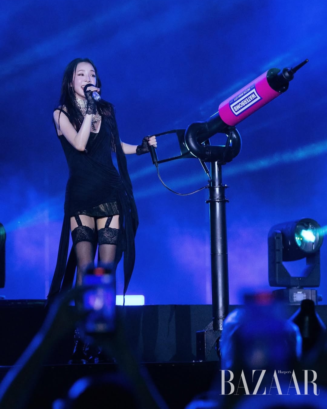 bzvn-dara-2ne1-waterbomb-hcm-ononmm (4)