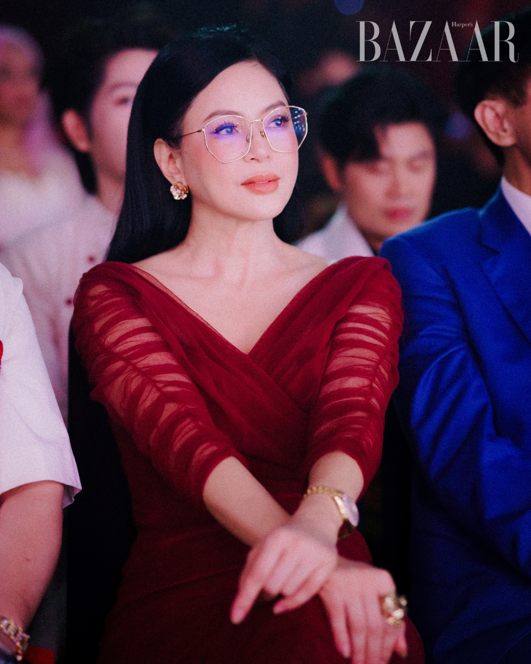 …cùng phu nhân, doanh nhân Lê Hồng Thuỷ Tiên, xuất hiện trước công chúng trong vai trò người trao giải.