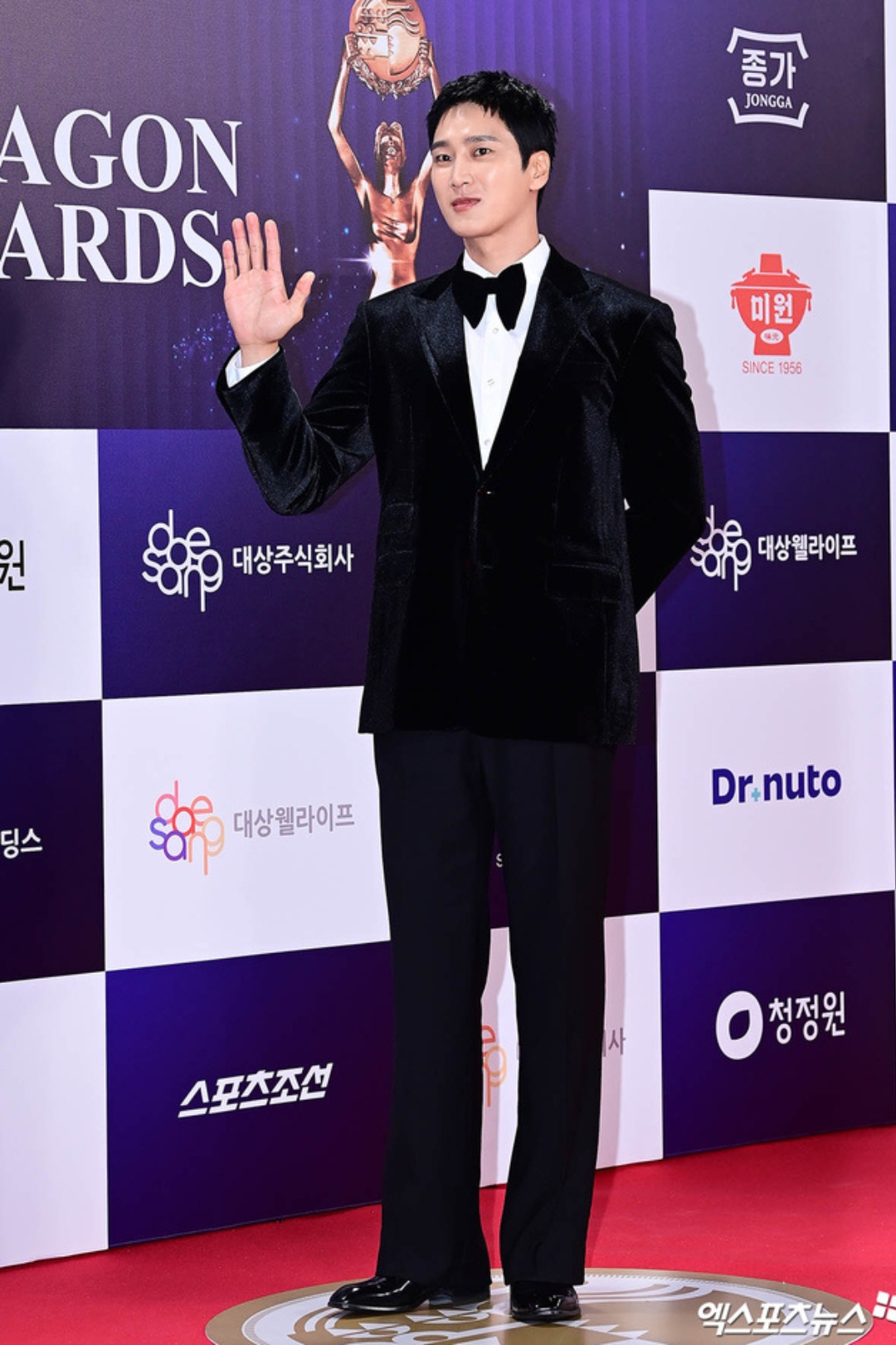 bzvn-fashion-rong-xanh-2026 (3)