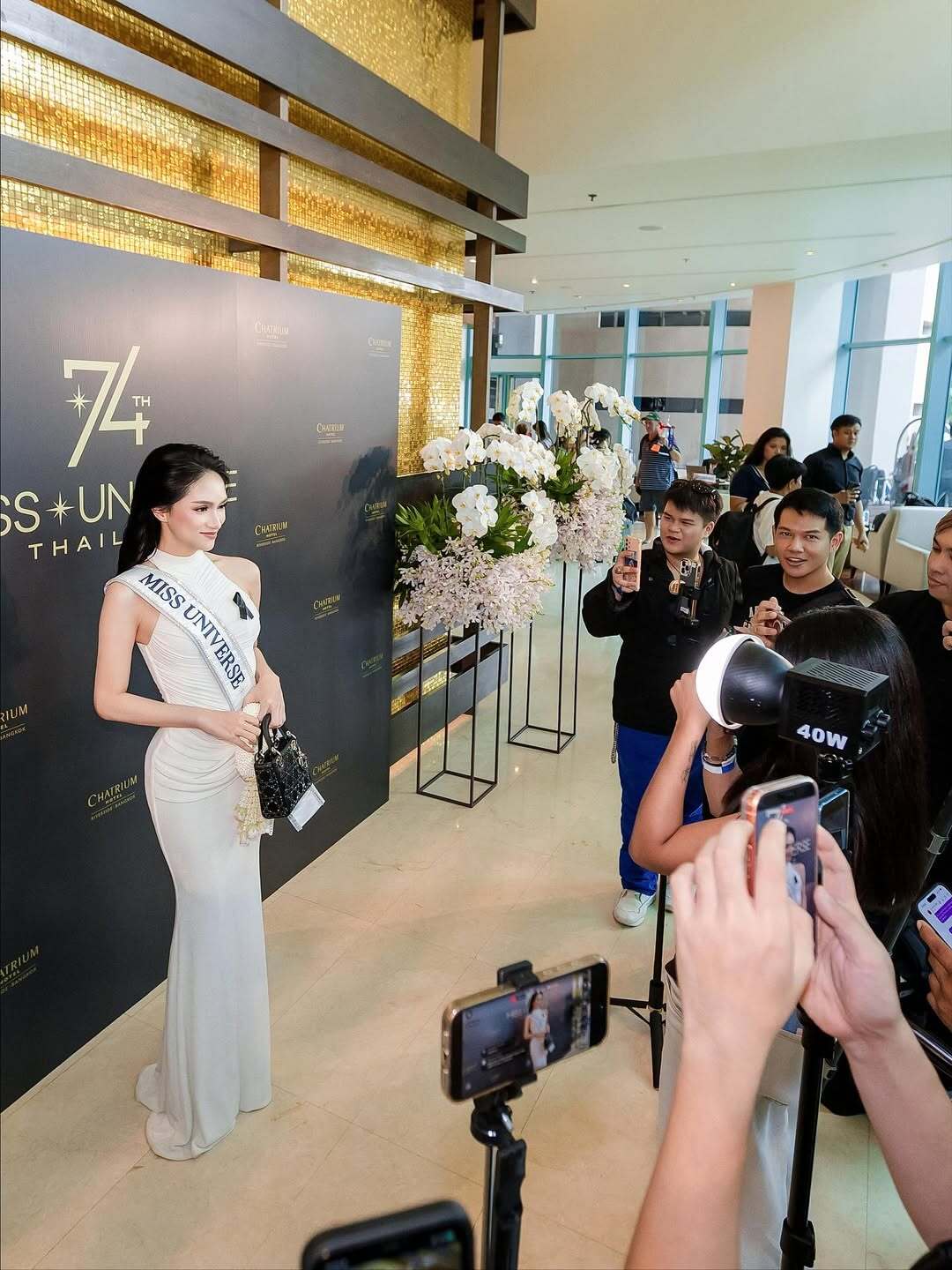 bzvn-huong-giang-bst-tui-xach-tai-miss-universe-202500002