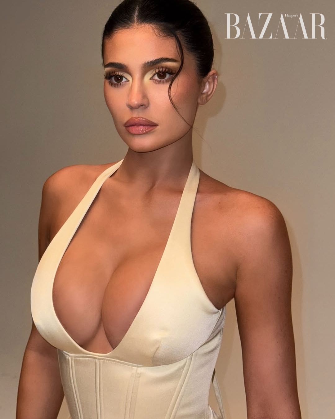 bzvn-kylie-jenner-corset-fanci-club00001