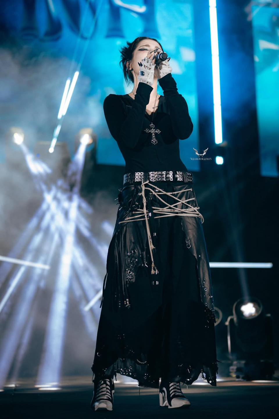 bzvn-lyhan-dai-hoc-phenikaa-giay-the-thao-cao-got00001